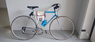 bici vintage da corsa con guarnitura Campagnolo 