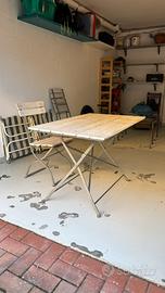 Tavolo con 4 sedie da giardino