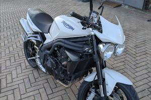 Triumph speed triple 1050