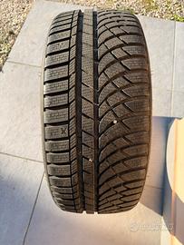 4 pneumatici invernali Kumho 225/40 R19 M+S
