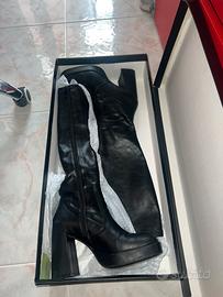 Stivali neri alti al ginocchio PrimaDonna