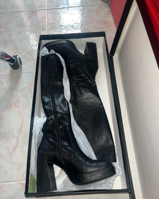 Stivali neri alti al ginocchio PrimaDonna