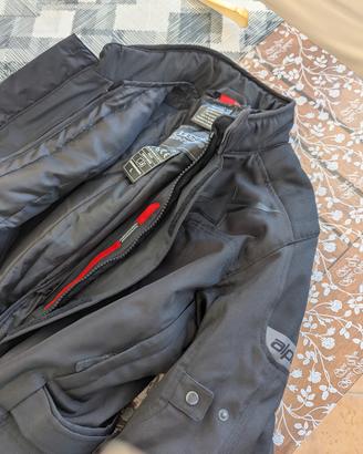 giubbotto moto con protezioni.