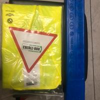 Bmw o Mini kit emergenza triangolo e giubotto