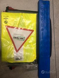 Bmw o Mini kit emergenza triangolo e giubotto