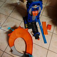 Hot wheels mega garage