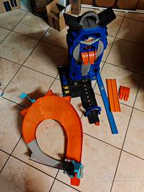 Hot wheels mega garage