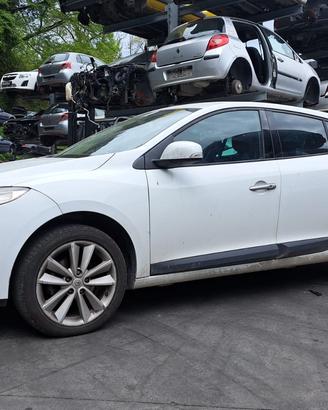 RENAULT MEGANE 2010 SOLO PER RICAMBI