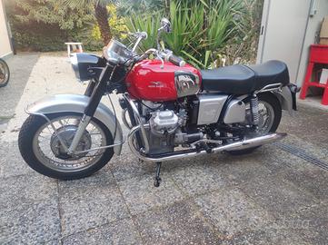 moto guzzi v7 700