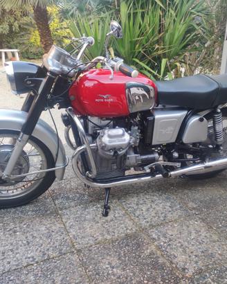 moto guzzi v7 700