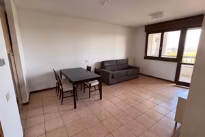 Monolocale 54 mq con cucina Separata, cantina, box