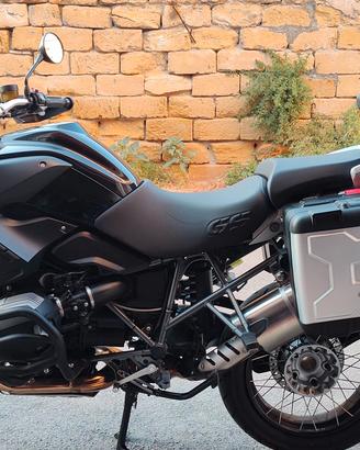 BMW R1200GS TRIPLE BLACK.