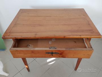 Tavolino in legno vintage