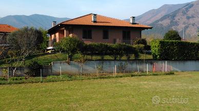 Villa recente nel verde (adatta per chi ha cani)