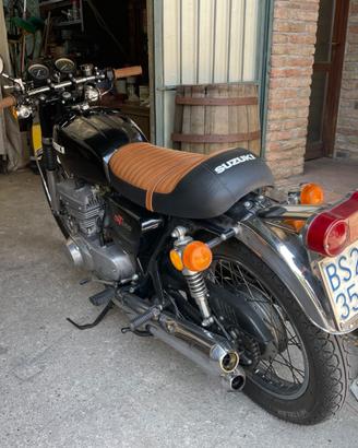 suzuki gt 550 del 1973 mantenuta e in strada