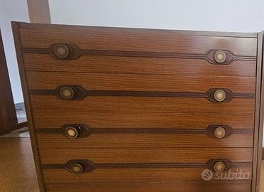 2 mobili in legno massiccio