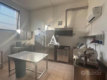 TecnoAzienda - Immobile Commerciale Pizzeria