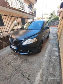 Lancia Ypsilon 1.0 Mild-Hybrid
