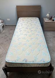 Letto singolo in legno completo di materasso