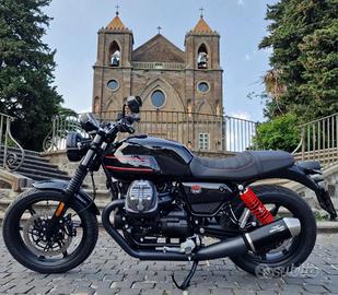 Moto Guzzi V7 Stone Special Edition 2023.