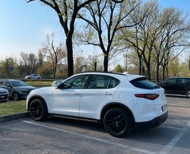 Stelvio 210 cv Executive + kit Veloce