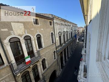 ATTICO IN CENTRO STORICO CON TERRAZZO ABITABILE