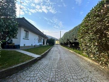 Villa di 356 m² con più di 5 locali e box auto dop