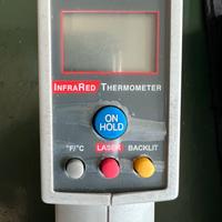 Attrezzo per temperatura su motori ecc