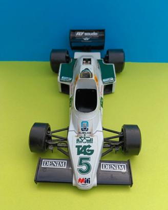 Williams FW08 