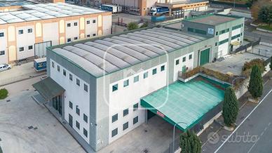 Immobile di 600 m² con 1 locale a San Cesareo