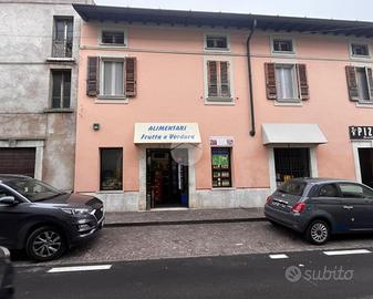 NEGOZIO A LONATO DEL GARDA