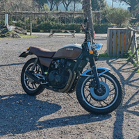 Yamaha XJ 550 cafe racer