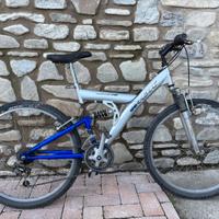 Bicicletta Mountain Bike per Ragazzi e Adulti