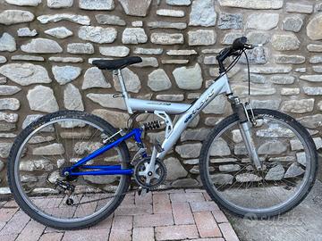 Bicicletta Mountain Bike per Ragazzi e Adulti