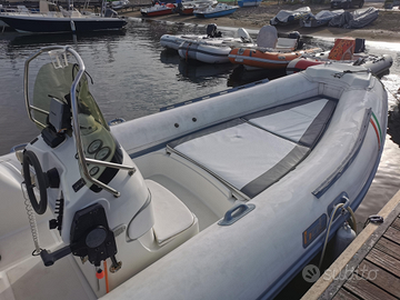 Gommone Bat International 150 CV Honda 4 tempi