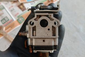 carburatore e serbatoio per decespugliatore 