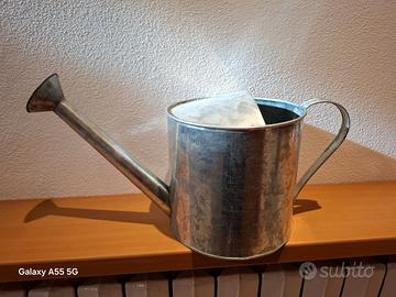 Annaffiatoio in lamiera zincata