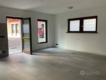 Locale commerciale-ufficio