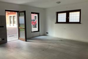 Locale commerciale-ufficio