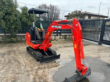 E166 Mini escavatore New Holland 15 q