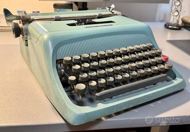 Macchina da scrivere Olivetti Studio 44