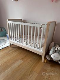 Lettino IKEA ÄLSKVÄRD con materasso – nuovissimo