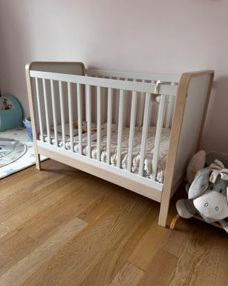 Lettino IKEA ÄLSKVÄRD con materasso – nuovissimo