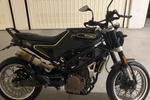 Husqvarna Svartpen 401, con marmitta dedicata GPR.