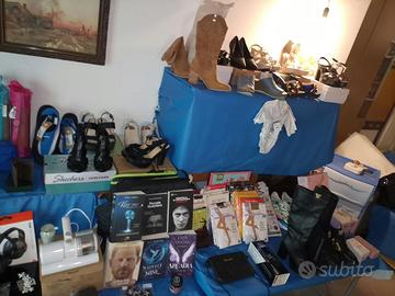 Caschi ,scarpe x acqua,racchette x gioco
