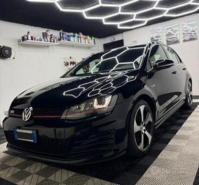Volkswagen Golf GTI 2.0 TSI 220cv DSG
