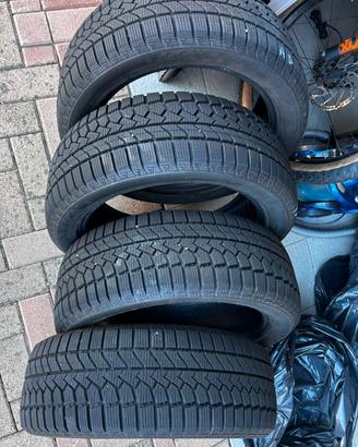 Gomme invernali goodride 215/50/18