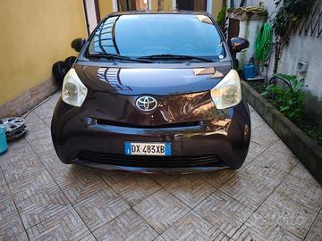 Toyota iQ automatica