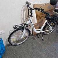 COME NUOVA bicicletta pedalata assistita