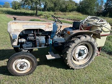Trattore agricolo Lamborgini